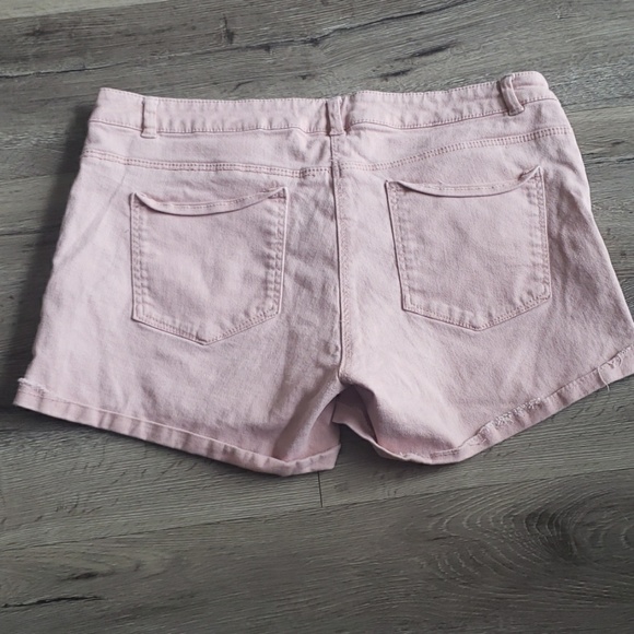 H&M Shorts - Picture 4 of 4